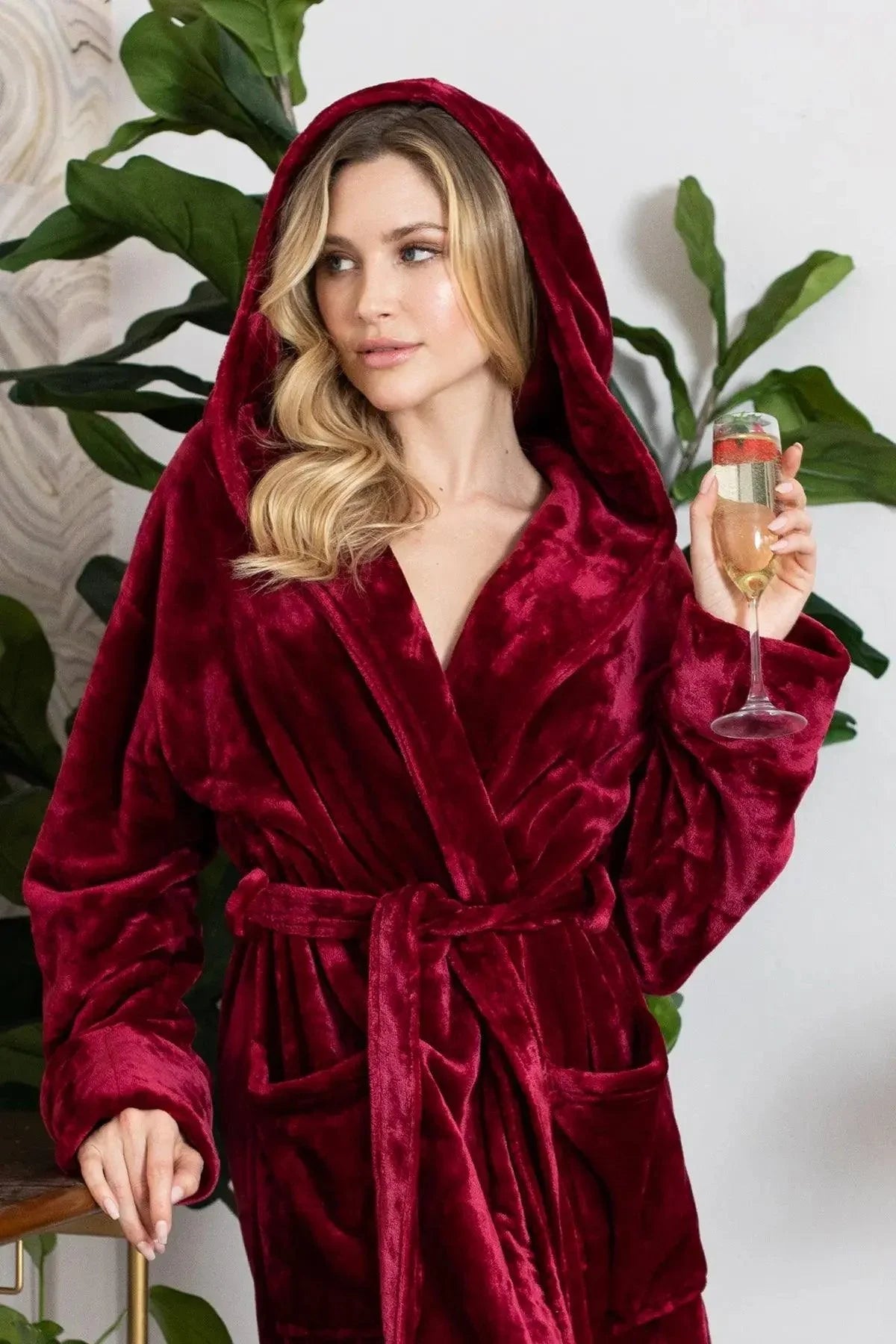 Women’s Plush Hooded Robe - Spa-Worthy Comfort at Home - Insatiable Sensations