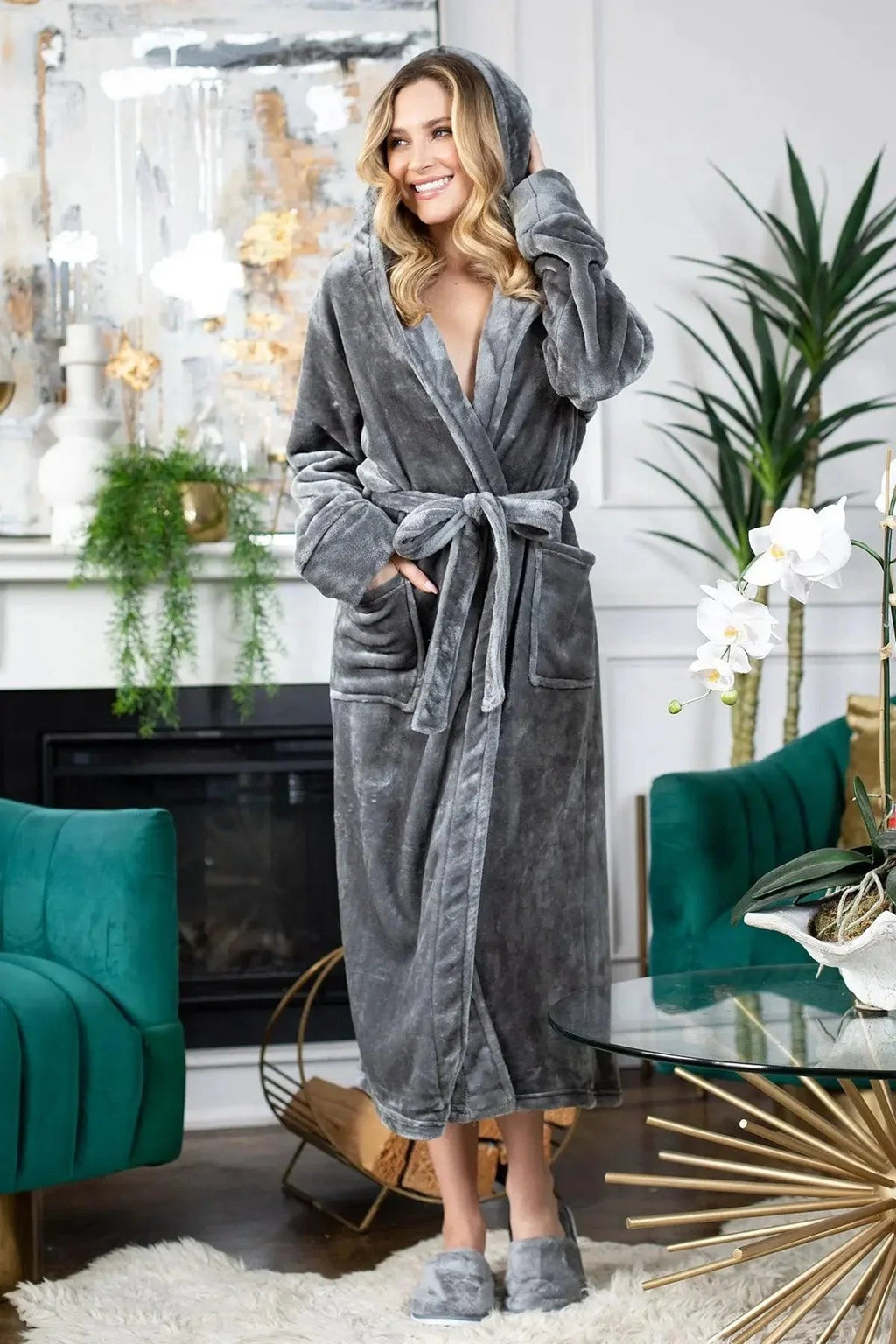 Women’s Plush Hooded Robe - Spa-Worthy Comfort at Home - Insatiable Sensations