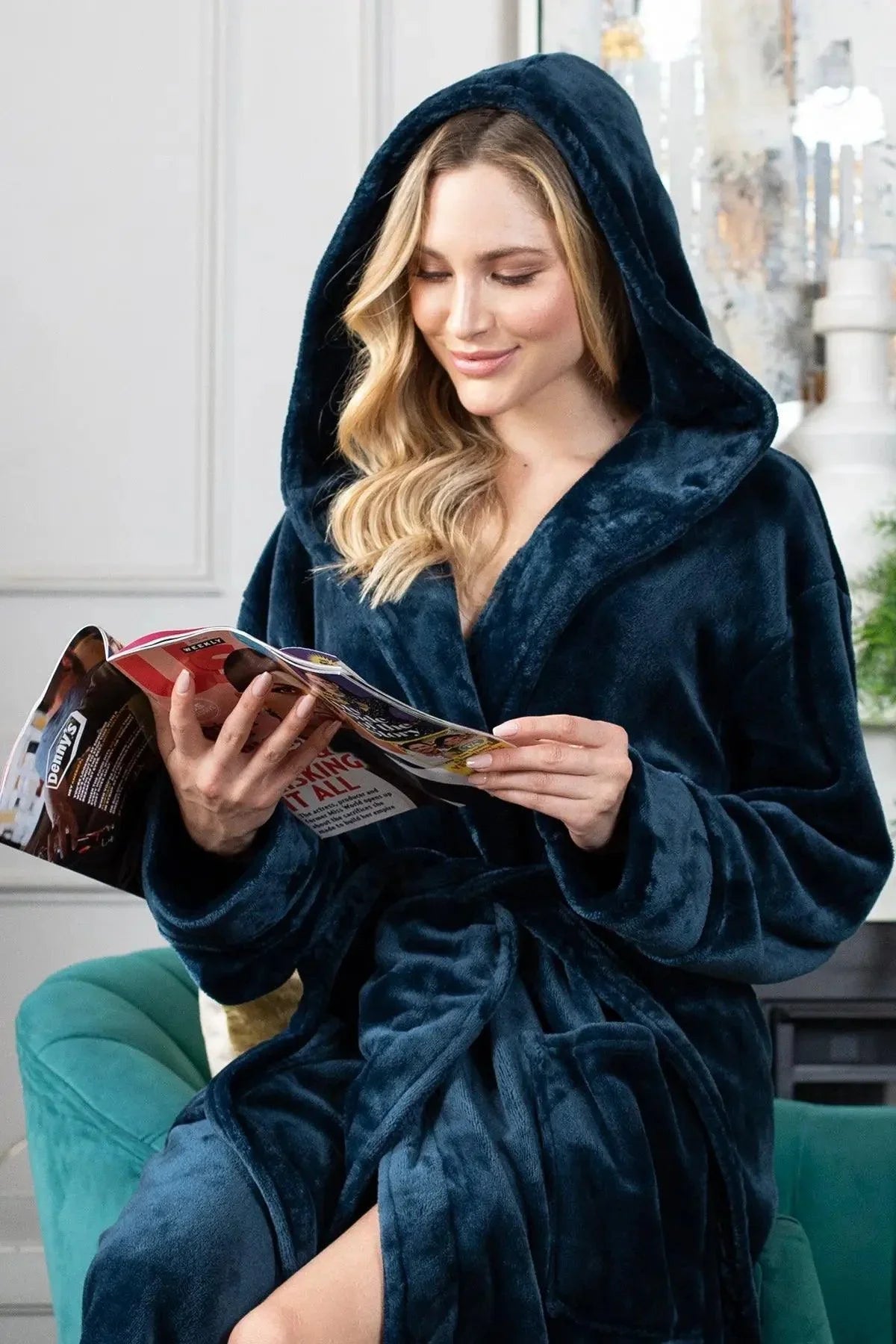 Women’s Plush Hooded Robe - Spa-Worthy Comfort at Home - Insatiable Sensations