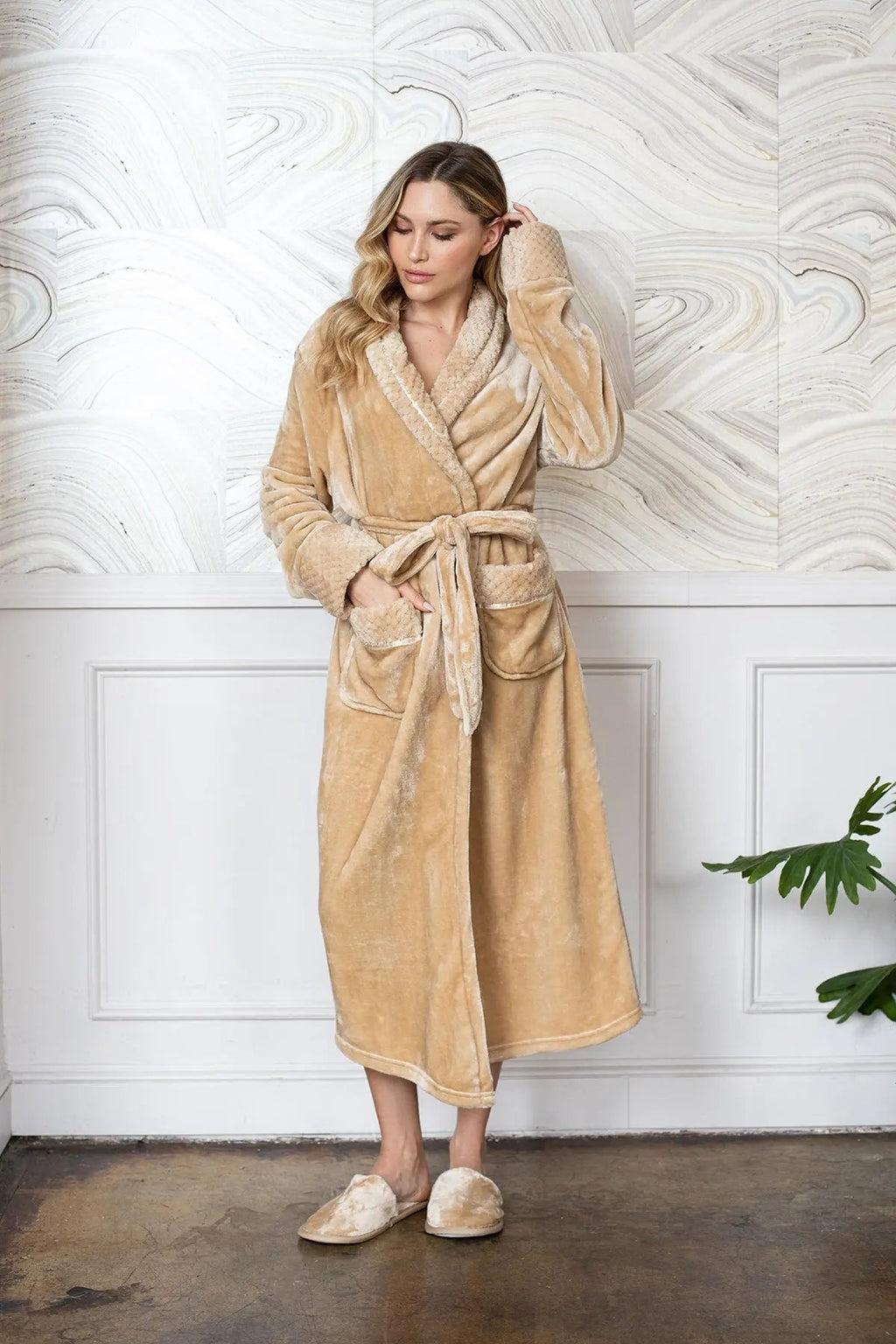 Women's Ultra Soft Plush Bathrobe - Insatiable Sensations