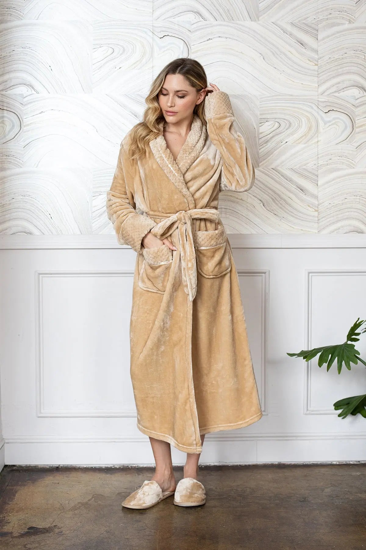 Women's Ultra Soft Plush Bathrobe - Insatiable Sensations