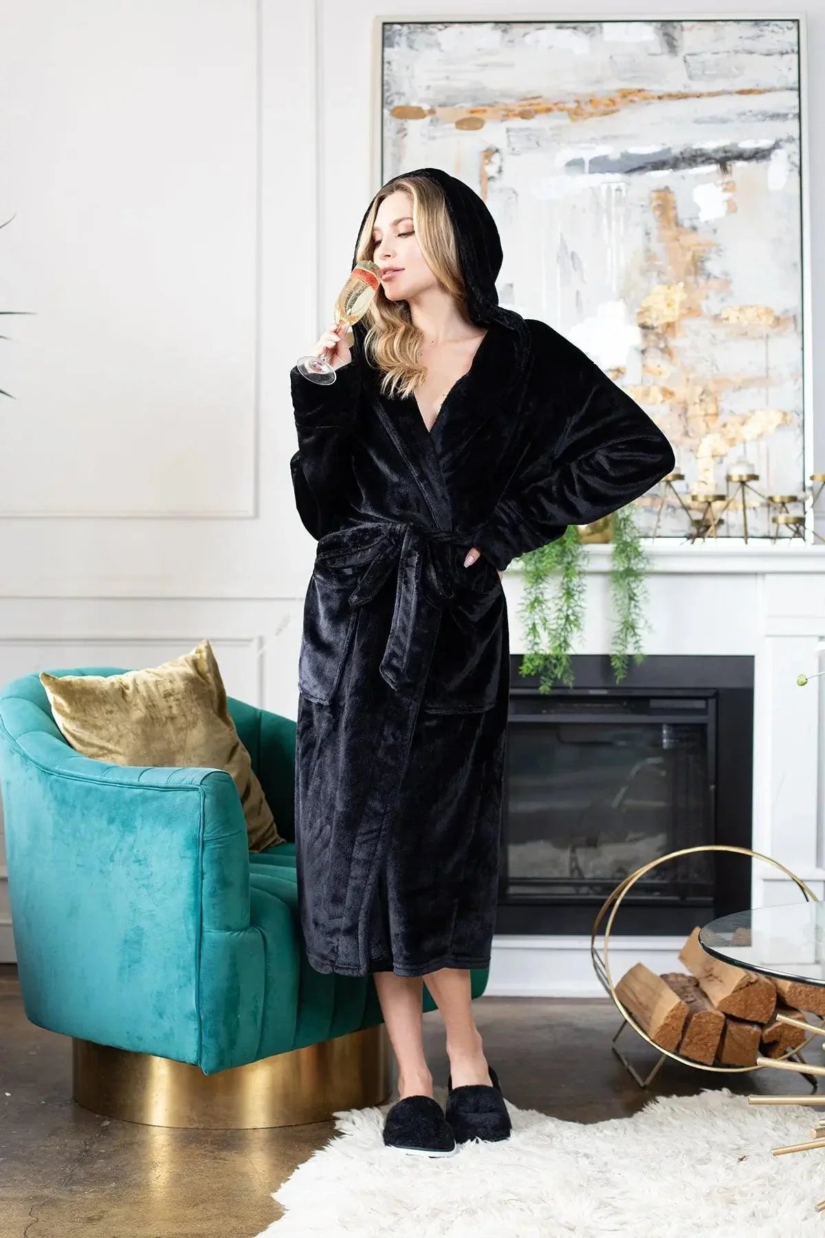Women’s Plush Hooded Robe - Spa-Worthy Comfort at Home - Insatiable Sensations